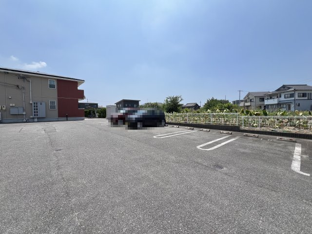 カーサ尾城の駐車場