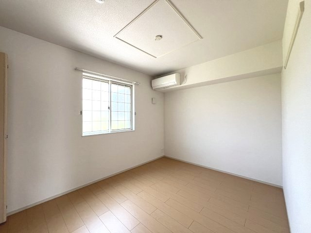 カーサ尾城の洋室|北側6.1帖洋室
