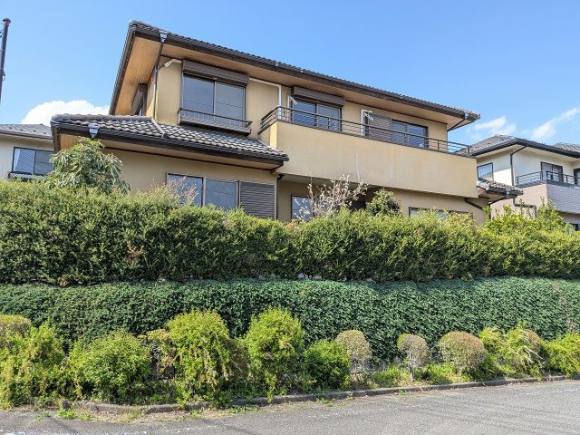 八王子市　元八王子町　中古戸建て（5LDK）の外観|～内外装フルリノベ中　敷地78坪超・建物49坪超の邸宅です～