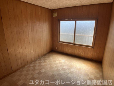 【洋室】 | 緑ケ岡6丁目42-61売家 | 2階6帖の洋室です★