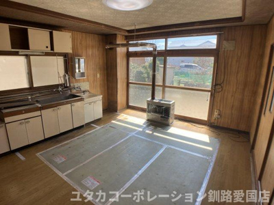 【居間・リビング】 | 緑ケ岡6丁目42-61売家 | 明るい光が差し込むダイニングキッチン☆