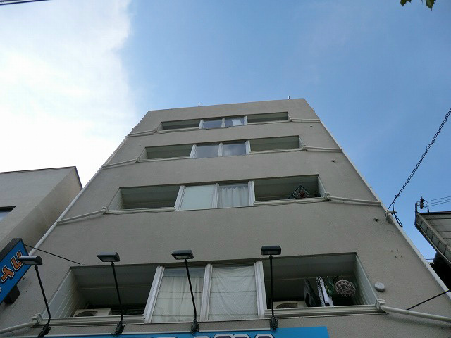 富士ビルの外観