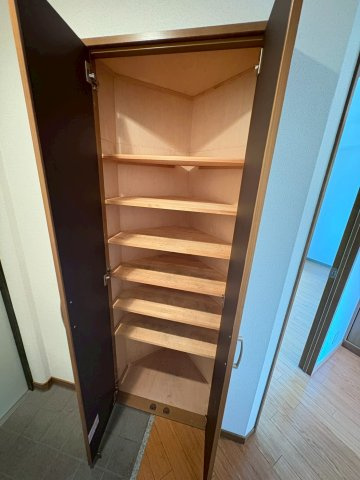 エメラルドグリーン西北の収納
