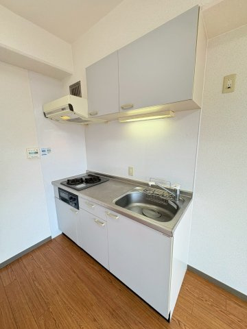 エメラルドグリーン西北のキッチン