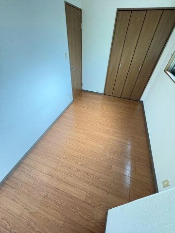 エメラルドグリーン西北の寝室