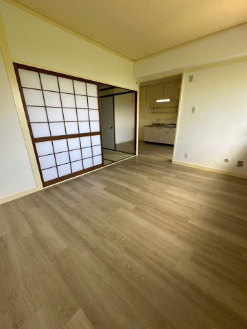 住吉台東住宅3号棟の居間・リビング