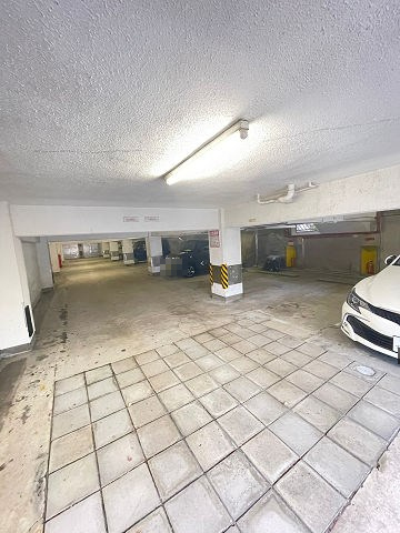 ユーミーハイツの駐車場