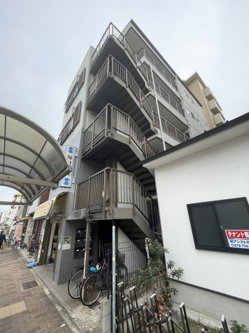 ジャスティスハイツの外観