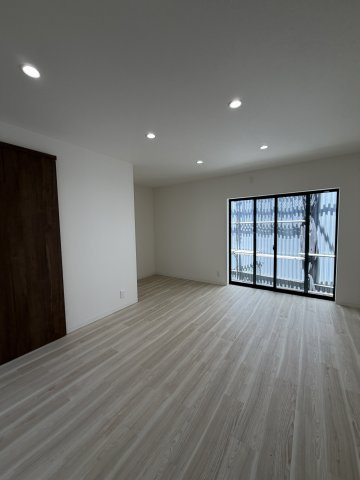 船大工町テラスハウスの洋室