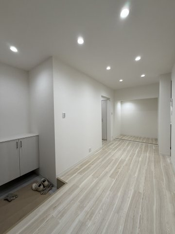 船大工町テラスハウスの居間・リビング