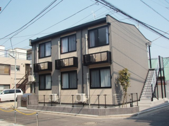 レオパレスめぐみ壱番館の外観|きれいな外観です
