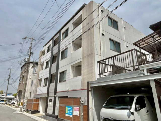 Clair市役所前の外観