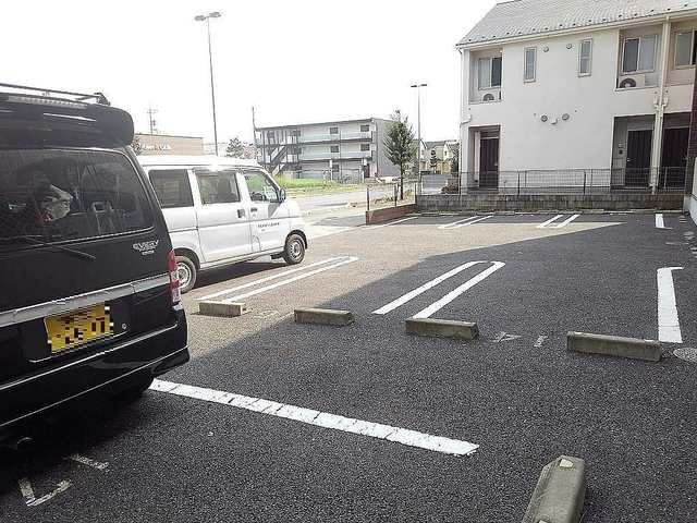 プリムローズ　Ⅱの駐車場|駐車スペースもあります