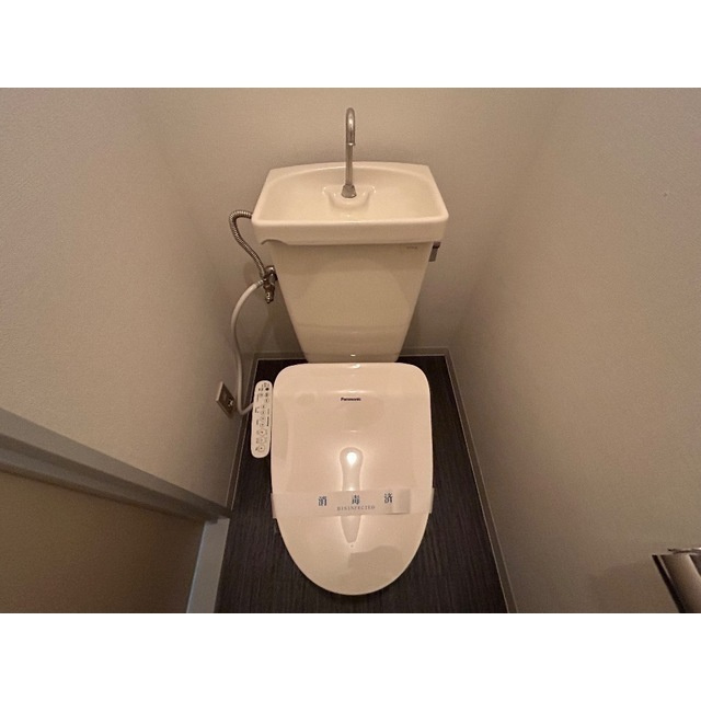 三ツ和マンションのトイレ|ゆったりとした空間のトイレです