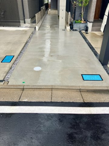 岸町戸建の駐車場|駐車場があるので、車を買う予定の方も安心です