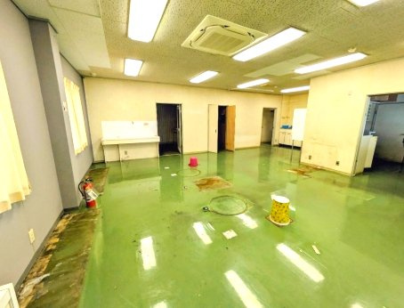 耳鼻咽喉科医院　跡の内装