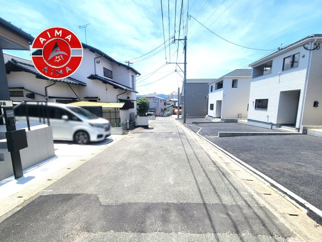 福岡市早良区梅林7丁目第6-4棟（1号棟）の外観|前面道路含む現地の写真です。