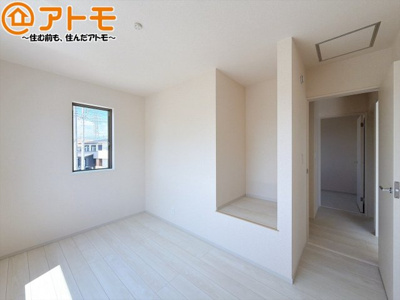 【寝室】 | 清水区三保松原町22期　新築戸建　1号棟 | 毎日すごす部屋の広さや陽当りも気になるポイントですね！現地で体感してみてください♪