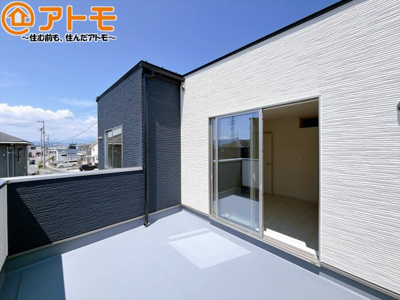【バルコニー】 | 清水区三保松原町22期　新築戸建　1号棟 | 陽当りの良いバルコニーはお洗濯物はもちろんお布団もふかふかになります♪