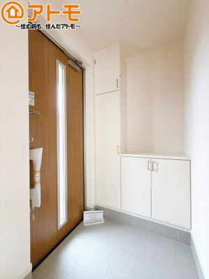 【玄関】 | 清水区三保松原町22期　新築戸建　3号棟 | 玄関は収納付きで使い勝手良好♪見た目もすっきり♪
