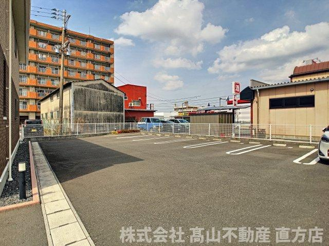 アリエスカーサの駐車場