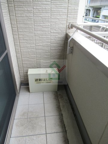 ヒルズ貫井のバルコニー