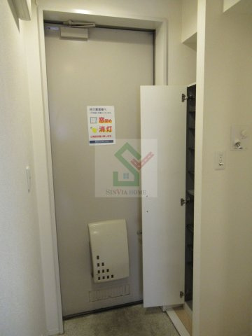 ヒルズ貫井の玄関