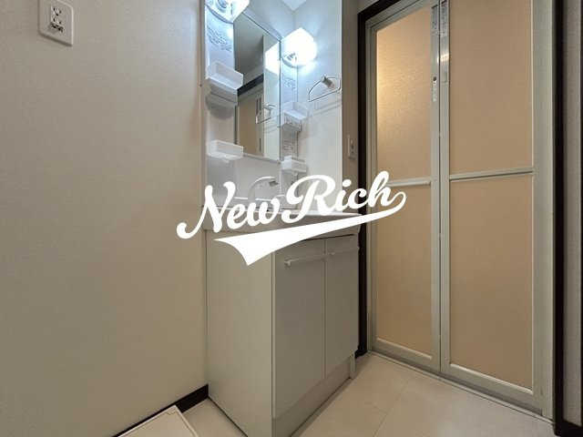 前橋市川曲町の賃貸マンションの独立洗面台