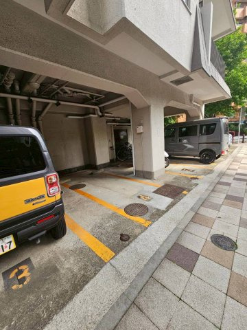 【駐車場】