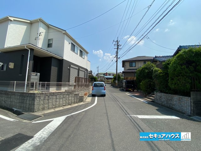 【今からご案内可能】東海市荒尾町奥曽山　全2棟の前面道路含む現地写真|事前予約にて現地ご見学いただけます！お気軽にお問い合わせください♪
■株式会社　セキュアハウス■
住宅ローンに強く、知識、経験豊富なスタッフ在籍
お客様に寄り添い、ご成約後もサポート致します。