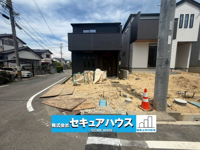【今からご案内可能】東海市荒尾町奥曽山　全2棟の外観|事前予約にて現地ご見学いただけます！お気軽にお問い合わせください♪
■株式会社　セキュアハウス■
住宅ローンに強く、知識、経験豊富なスタッフ在籍
お客様に寄り添い、ご成約後もサポート致します