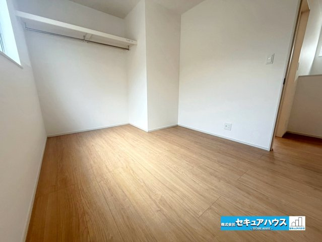 【本日ご案内可能】東海市荒尾町奥曽山　全2棟の洋室|【洋室】
◆お子様のお部屋や主寝室、来客時の宿泊室、趣味のお部屋としてもご利用いただけます♪