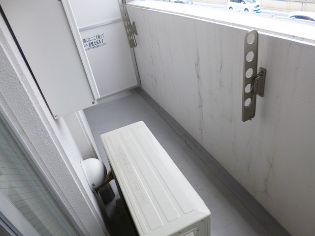北区滝野川５丁目の賃貸マンションのバルコニー|バルコニーで洗濯物が干せます