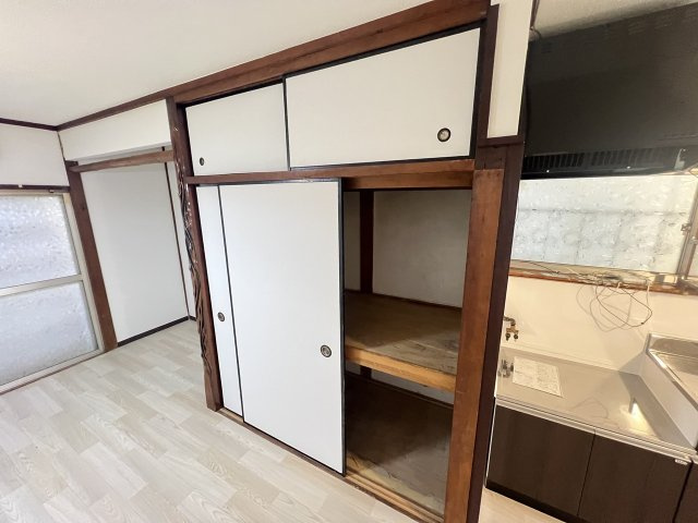 新田3丁目貸家の収納