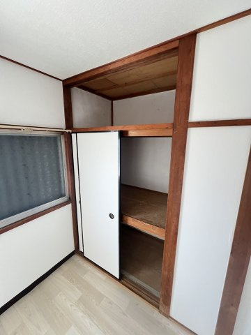 新田3丁目貸家の収納