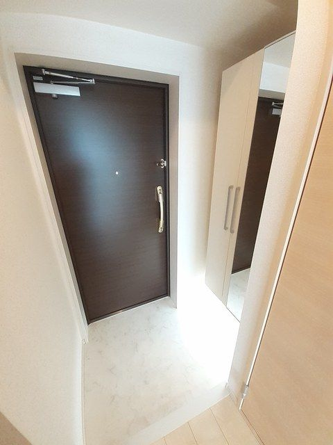 アビタ・ヴァンの玄関