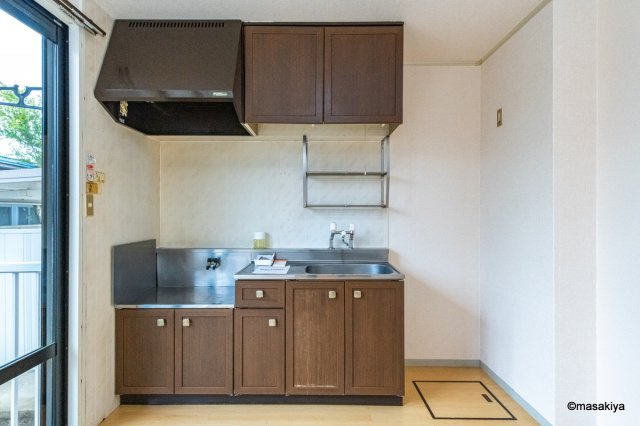 サン・ドエルのキッチン|室内の写真は同じ建物内の別のお部屋のものです。