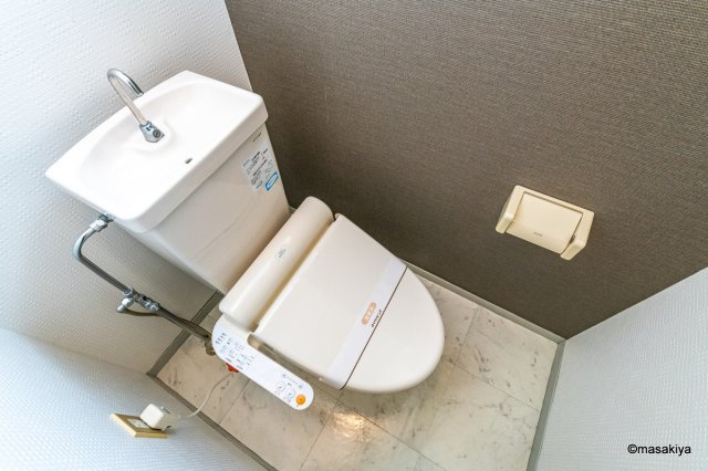 サン・ドエルのトイレ|室内の写真は同じ建物内の別のお部屋のものです。