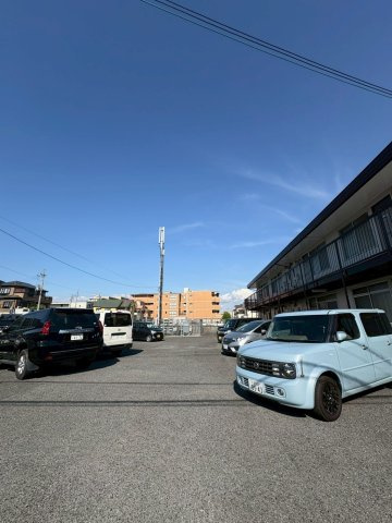 中西ハイツC棟の駐車場