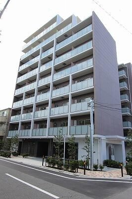アールズプレイスアゼスト高島平の外観