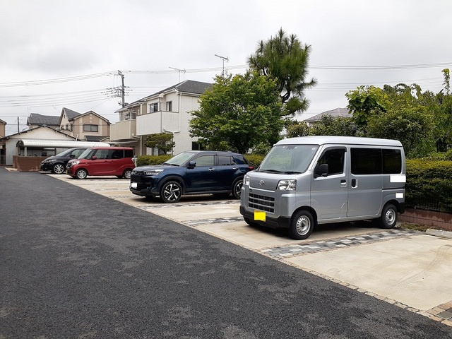 グランドールの駐車場