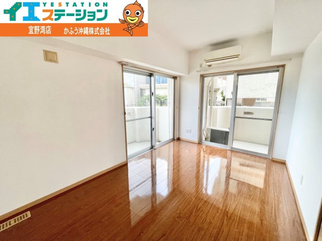 アベニールマンション宜野湾の洋室