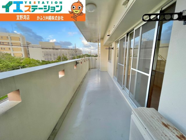 アベニールマンション宜野湾のバルコニー