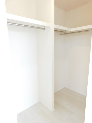 津島市宇治町字茶ノ里の新築一戸建の収納|◇大型ウォークインクローゼット◇　　家族の洋服や季節の荷物など大容量収納できます♪