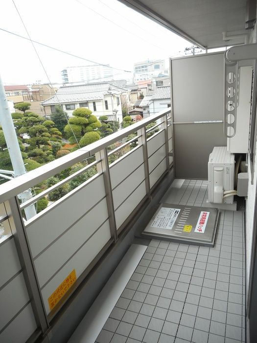 グランコール志茂のバルコニー