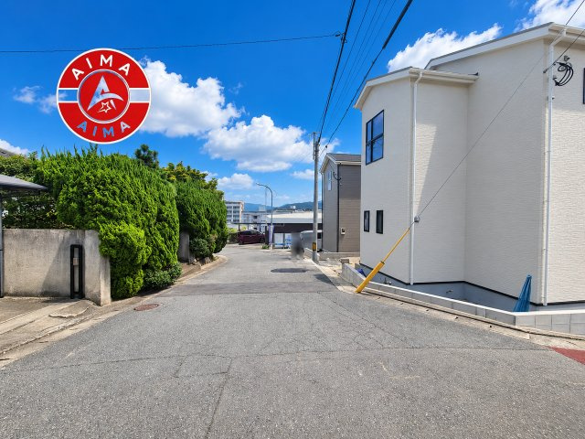 福岡市南区寺塚1丁目第2-3棟（1号棟）の外観|前面道路含む現地の写真です。