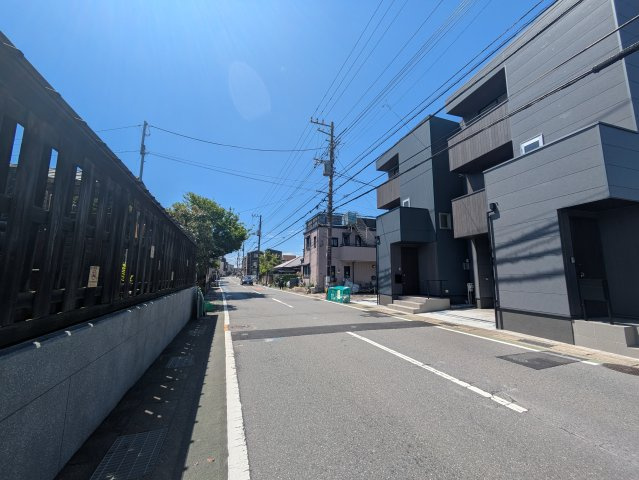 海まで徒歩9分！ 海と街を楽しむ贅沢な住環境の前面道路含む現地写真|前面道路