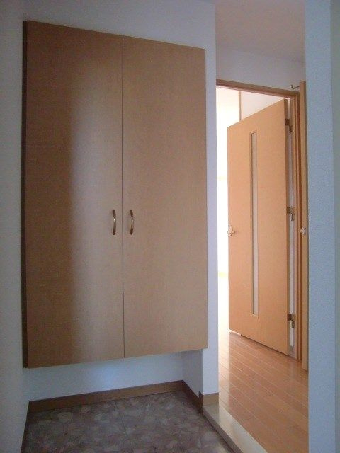 イーズガーデン中央の玄関