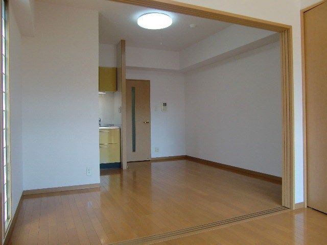 イーズガーデン中央の居間・リビング