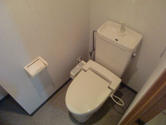 イーズガーデン中央のトイレ